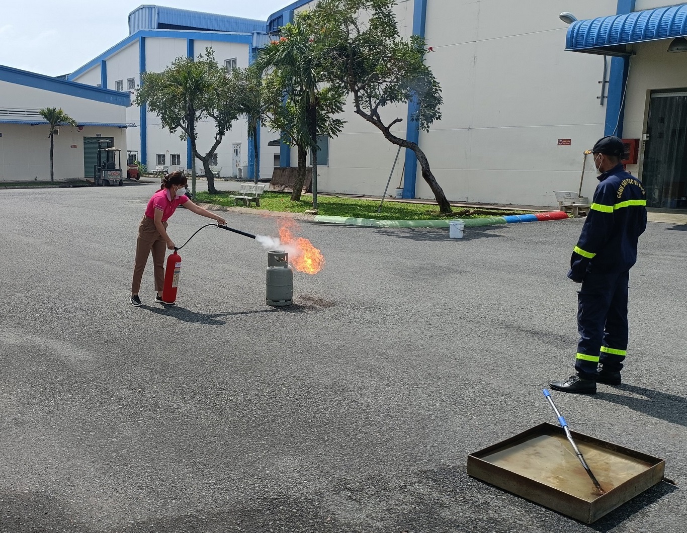 ANOVA PHARMA TỔ CHỨC CHO CB.CNV THAM DỰ BUỔI TẬP HUẤN VỀ AN TOÀN PCCC TẠI NHÀ MÁY LONG AN (11/11/2022)