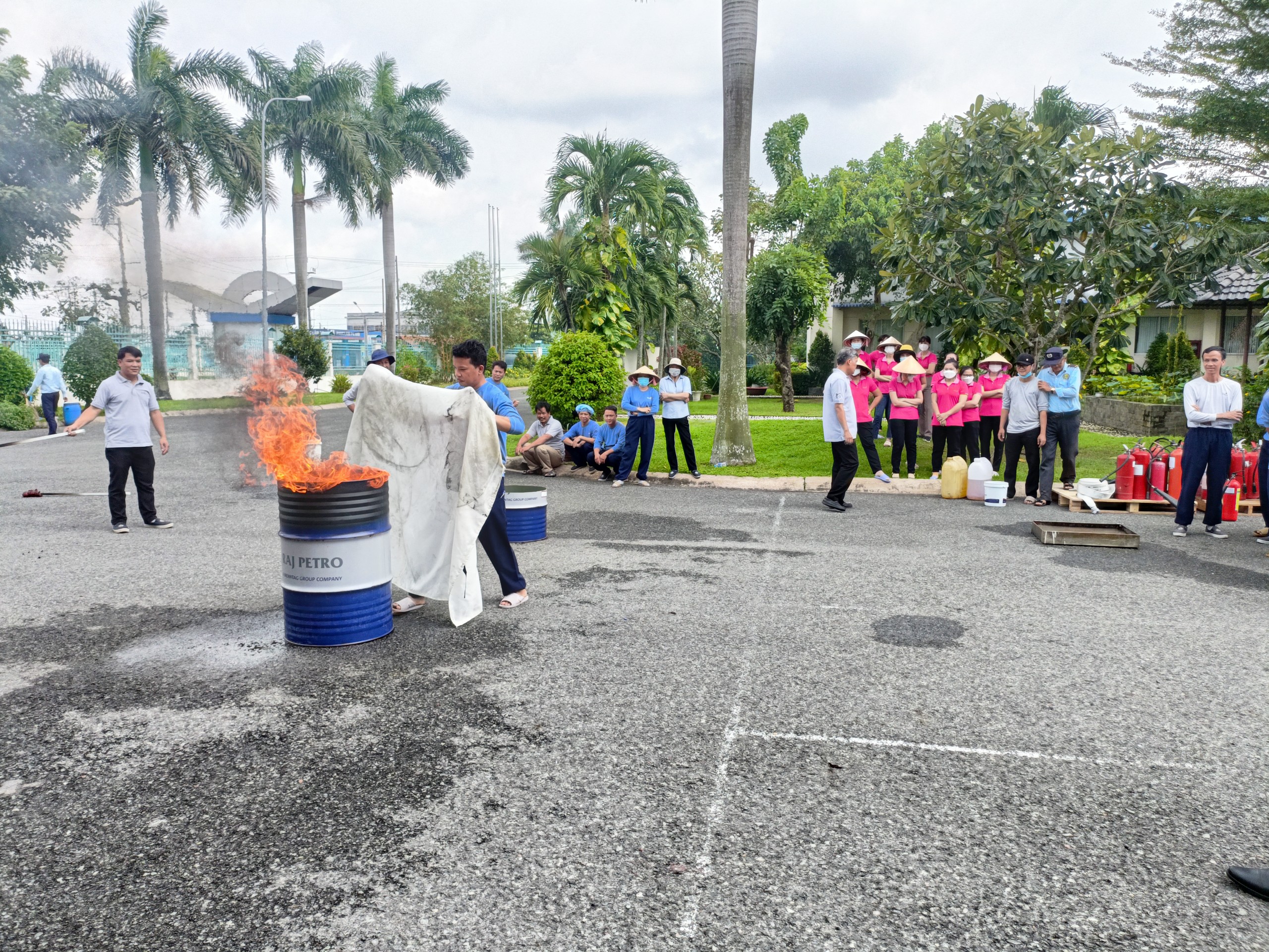 ANOVA PHARMA TỔ CHỨC CHO CB.CNV THAM DỰ BUỔI TẬP HUẤN VỀ AN TOÀN PCCC TẠI NHÀ MÁY LONG AN